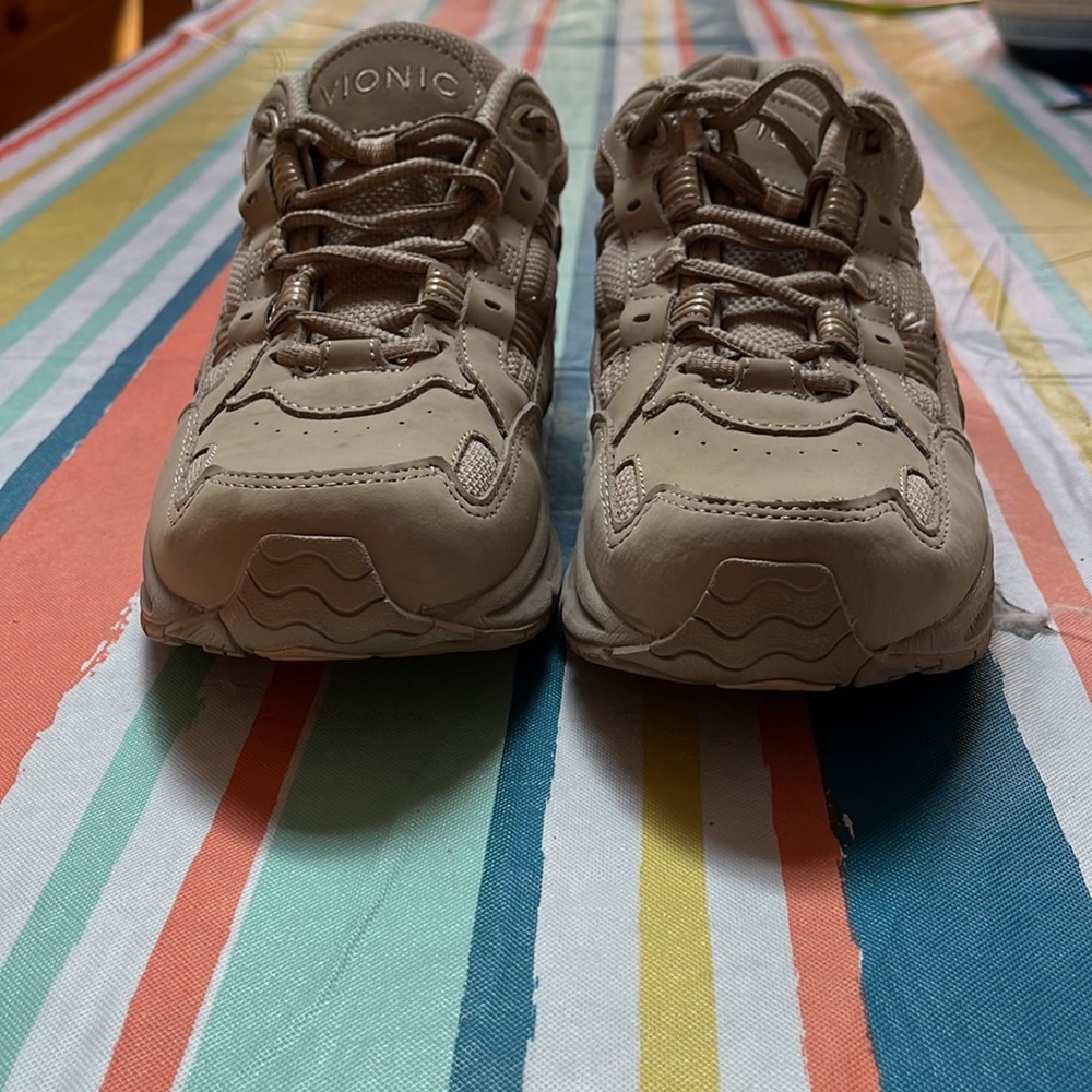 Last chance sale!
Vionic Cream Athletic Shoes with Supportive Sole - Picture 3 of 8